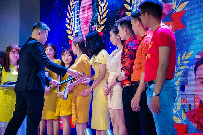5 trò chơi tất niên vui nhộn, kích thích trí tuệ 2 trò chơi tất niên